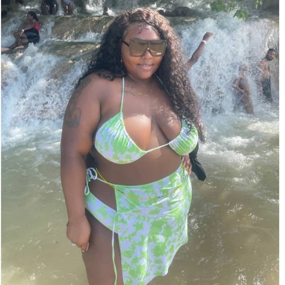 Plus size Green 3 peice Swimsuit - Picture 3 of 3